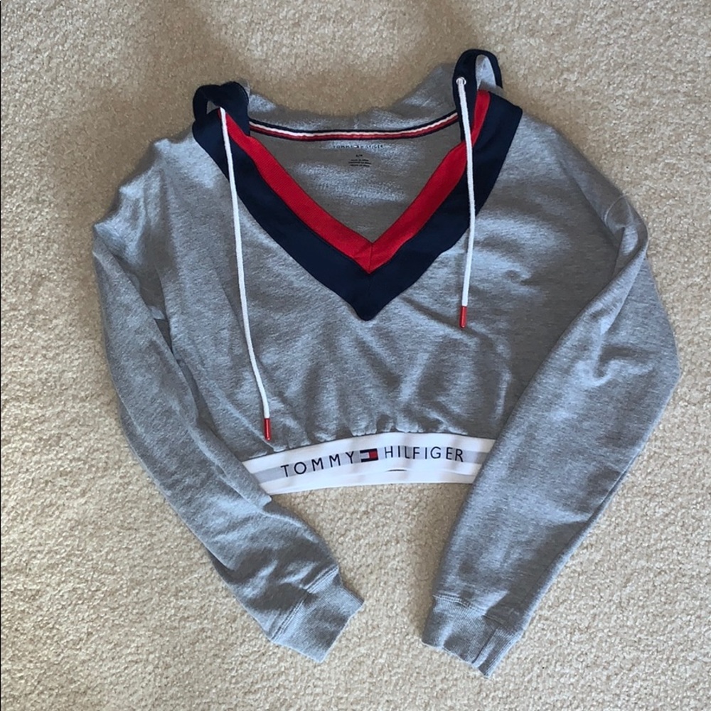 Tommy Hilfiger cropped sweatshirt